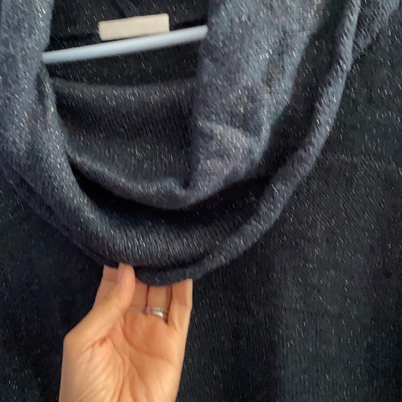 Sweater - Picture 2 of 6